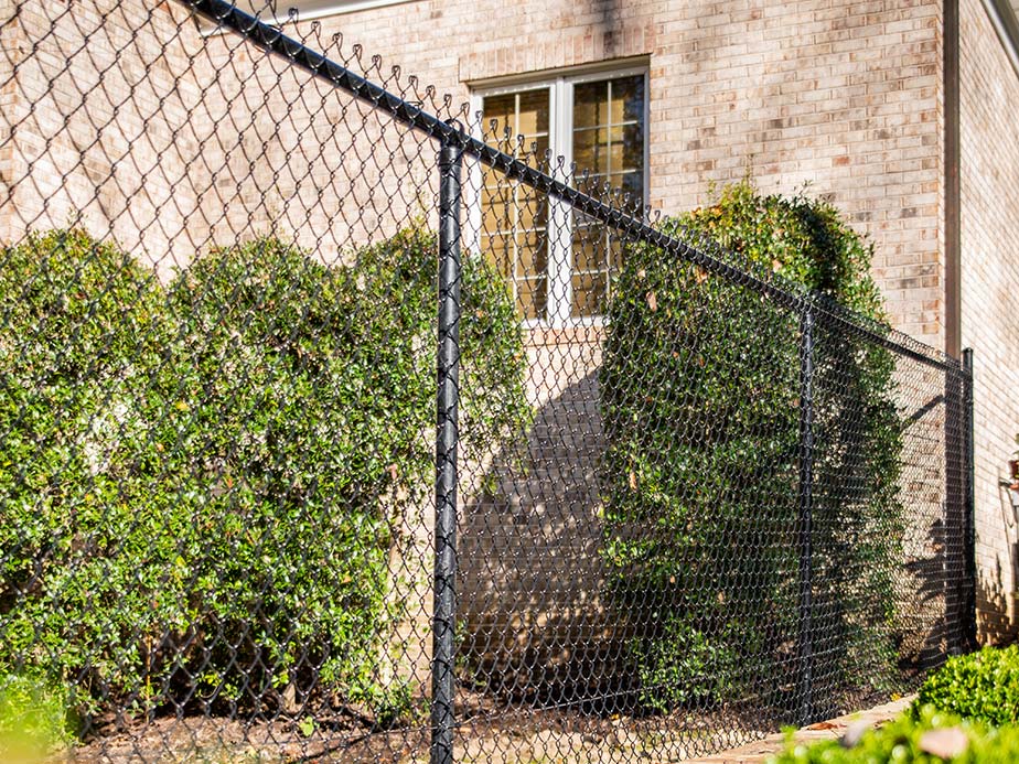 Residential Chain Link fence contractor in the Raleigh-Durham North Carolina area.