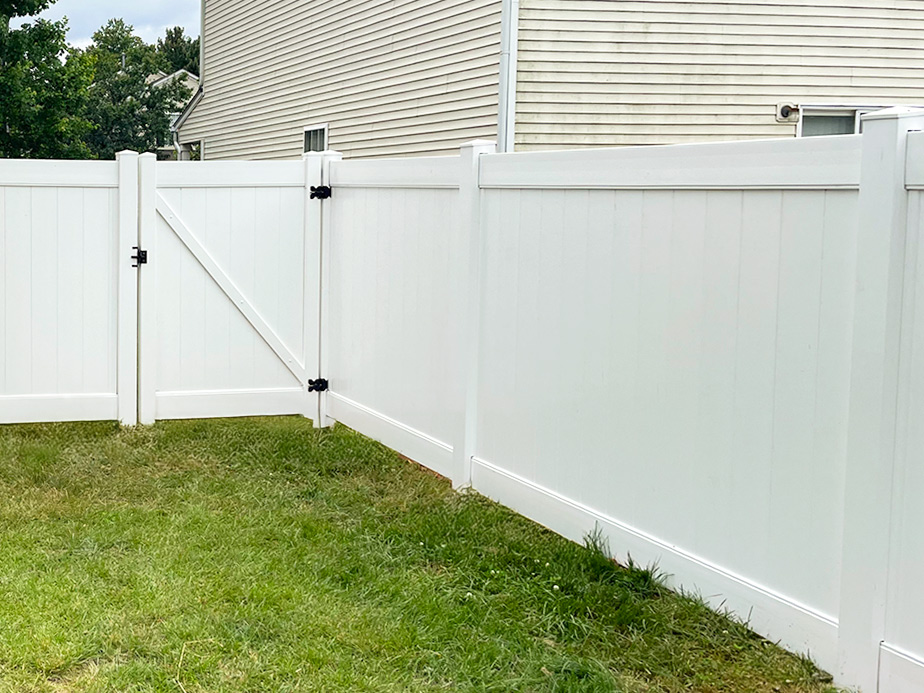 Vinyl Fence Contractor in Raleigh-Durham North Carolina