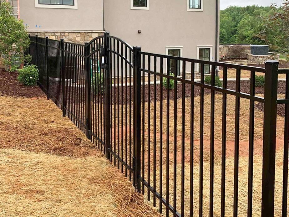Holly Springs North Carolina residential fencing contractor