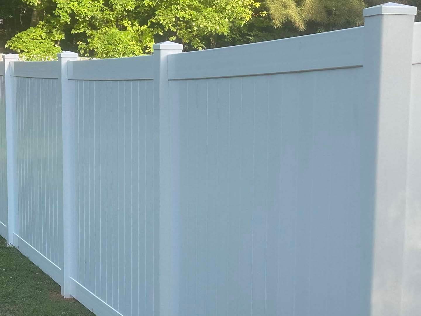 Fence with Full Privacy White Vinyl Fence in Raleigh-Durham North Carolina in Raleigh-Durham North Carolina
